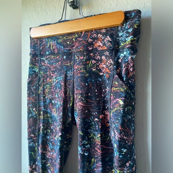 Lululemon Invigorate High-Rise Tight 25" Topography Multi, Size 6 - Picture 5 of 9